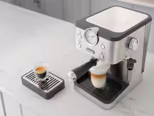 DeLonghi Classic Espresso Machine