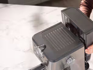 DeLonghi Classic Espresso Machine
