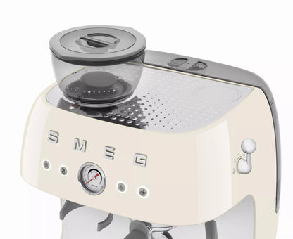 Smeg EGF03CRUK Retro Espresso Coffee Machine with Grinder in Cream – image 5 of 8