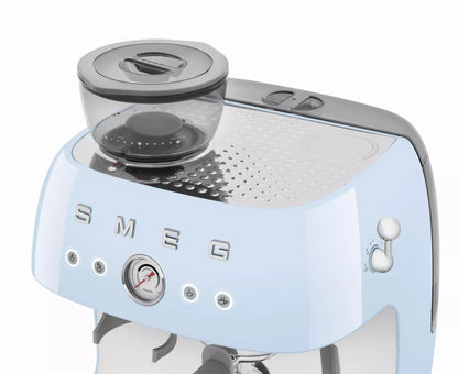Smeg EGF03PBUK Retro Espresso Coffee Machine with Grinder in Pastel Blue – image 5 of 9